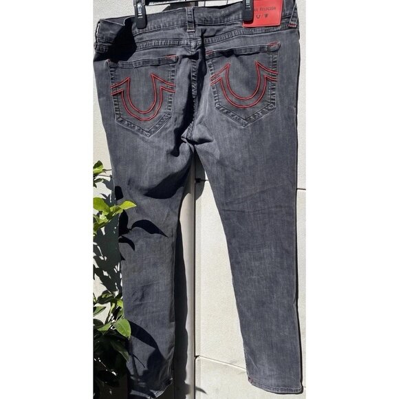 TRUE RELIGION Men’s Jean Sz 42 Manchester United Ricky Relaxed Red Embroidered - Picture 4 of 16